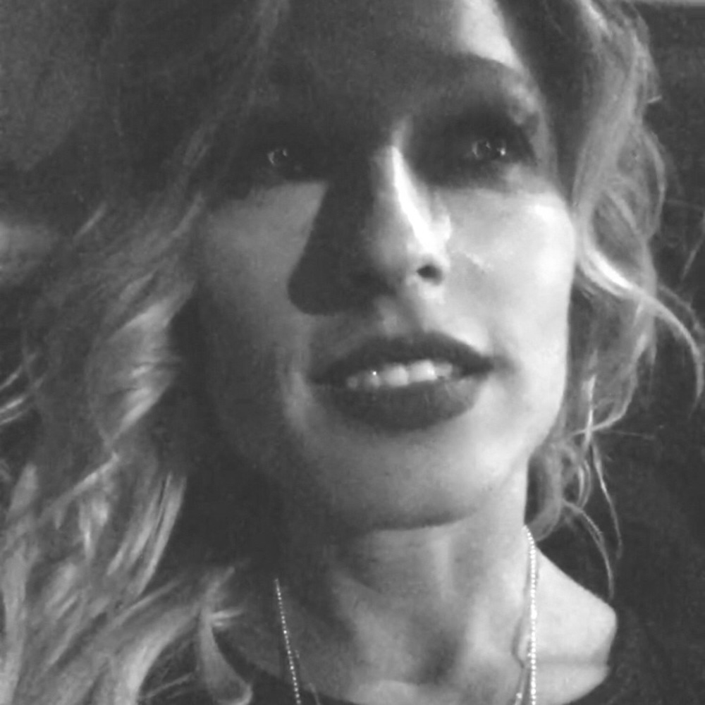 Meet your Posher, Taylor Laine